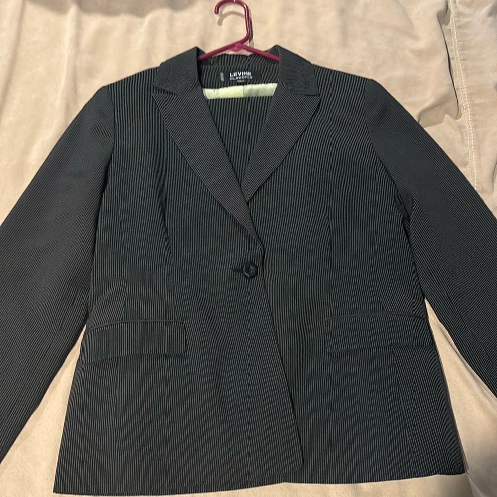 Levine classics suit